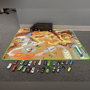 Hot Wheels Activity Mat & Storage Truck